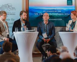 Podiumsdiskussion mit v.l.n.r. Jannis Meseke (Voelkel), Friedemann Wecker (Bauck), Tankred Kauf (Campo Verde), Anne Baumann (AöL)